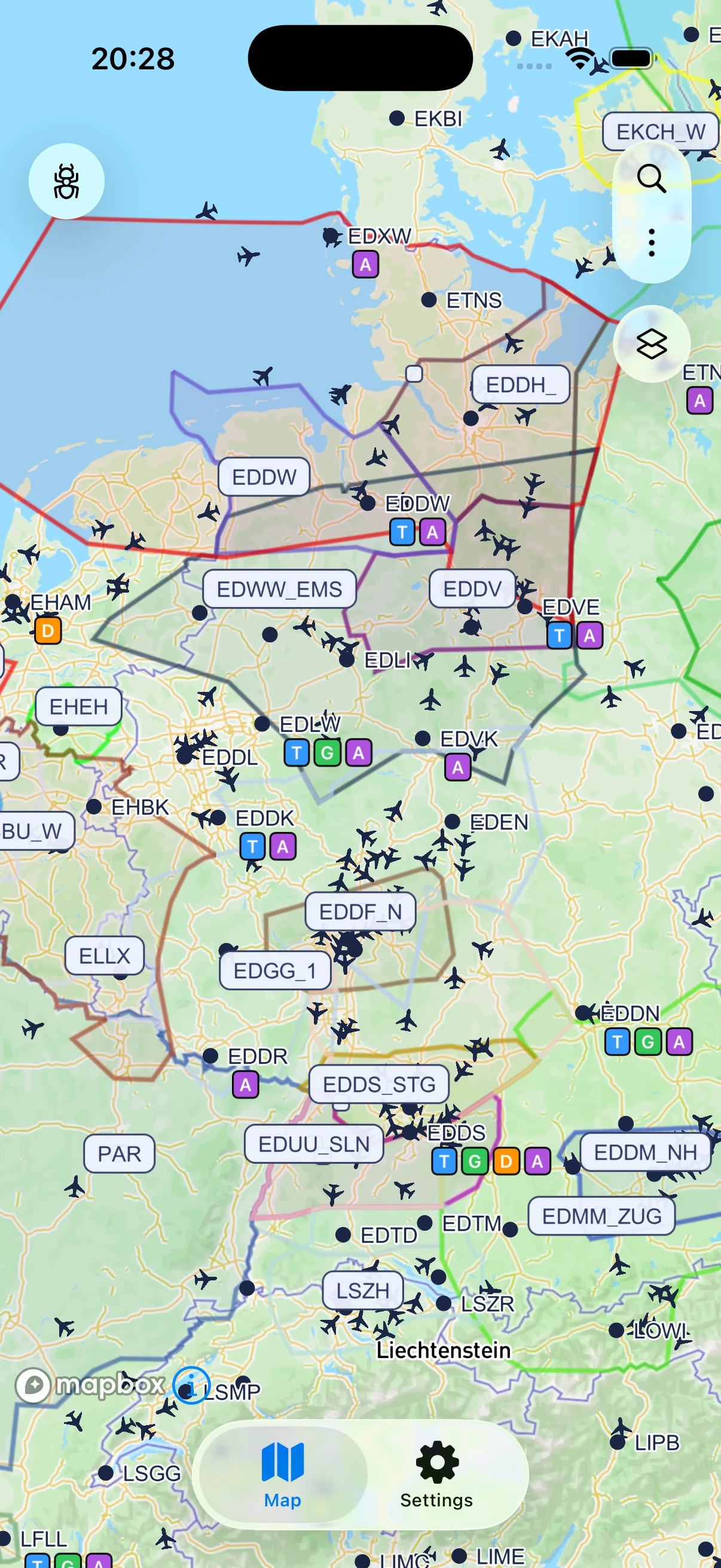 VatSight radar map in light mode showing ATC sectors and live traffic